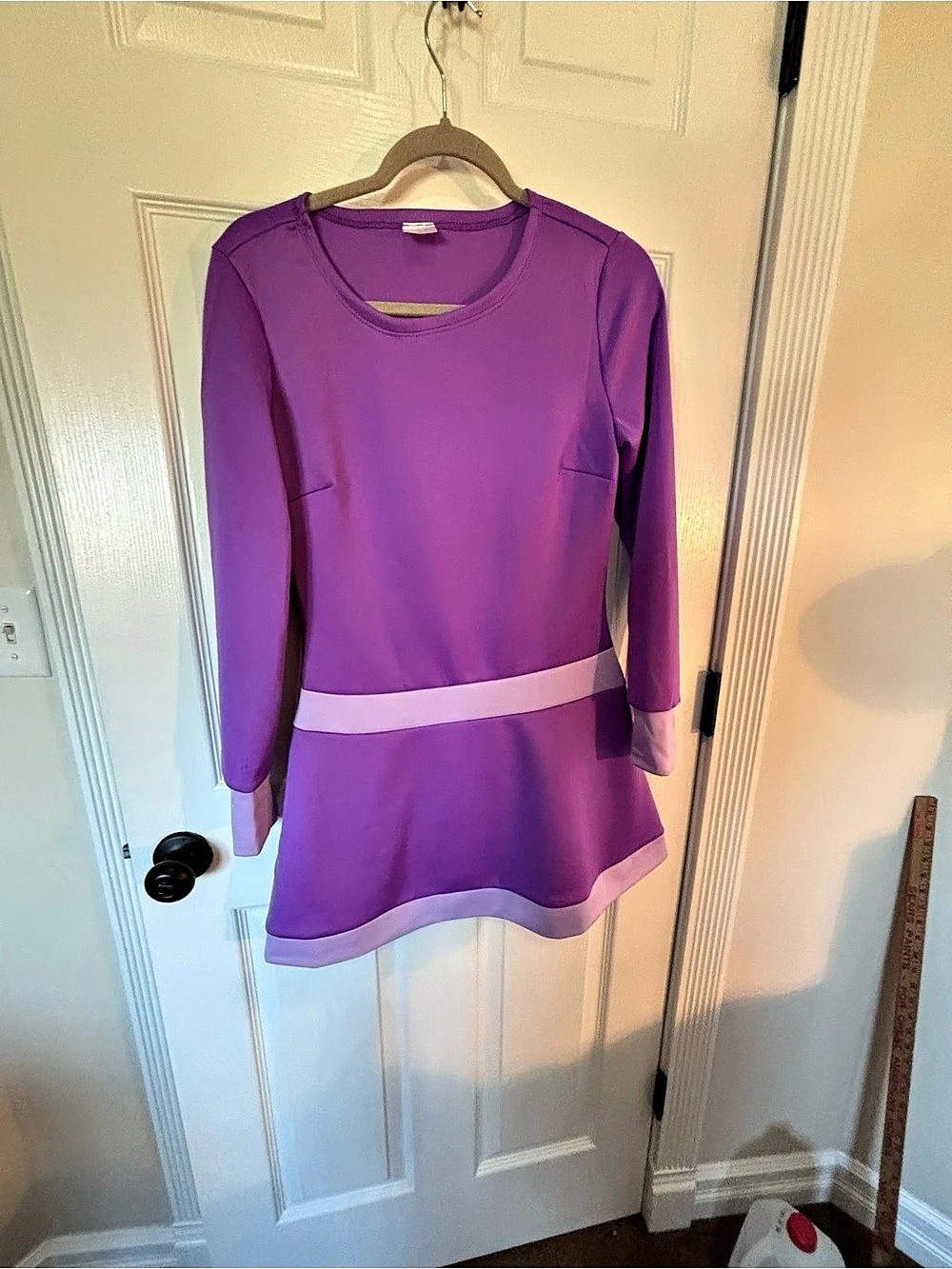 Scooby-Doo! Daphne costume! Adult size M Halloween Costume NWT